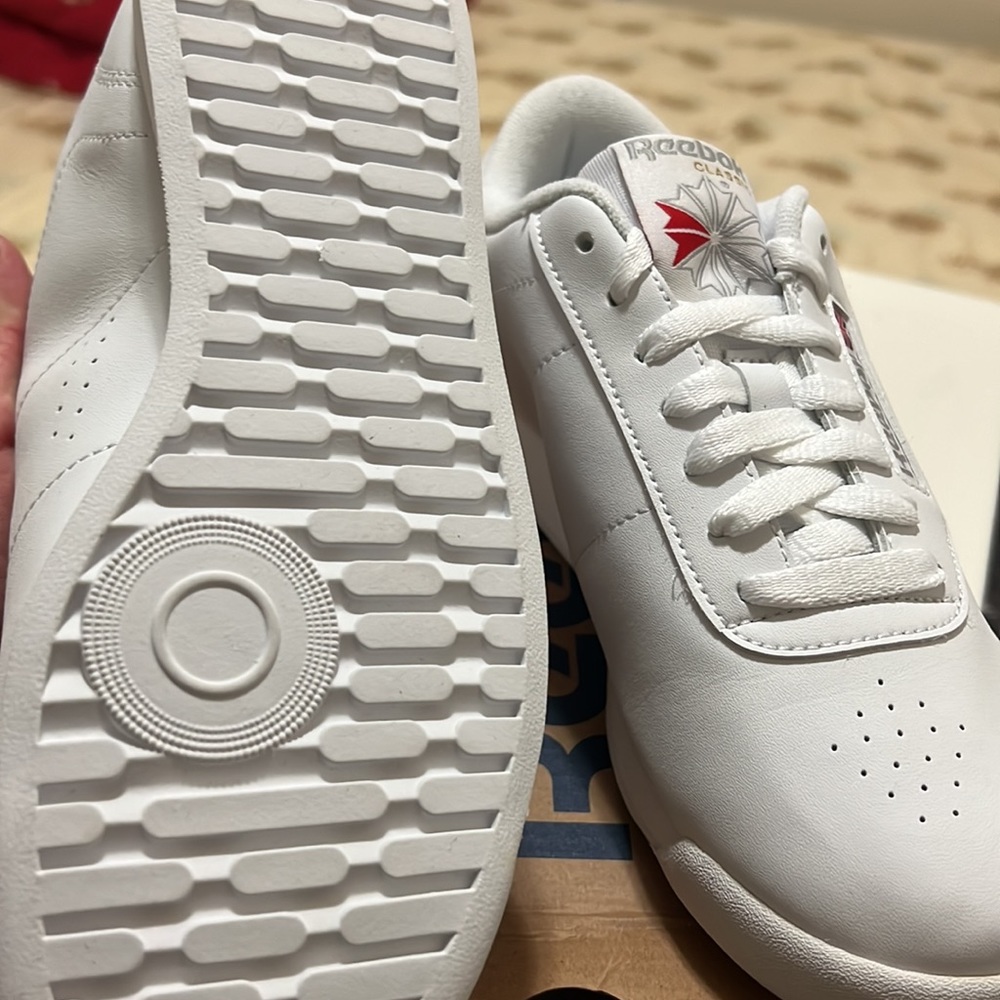 NEW Rebook Classics - Picture 3 of 4